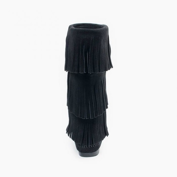 Minnetonka Fringe Moccasin Boots - Picture 10 of 12